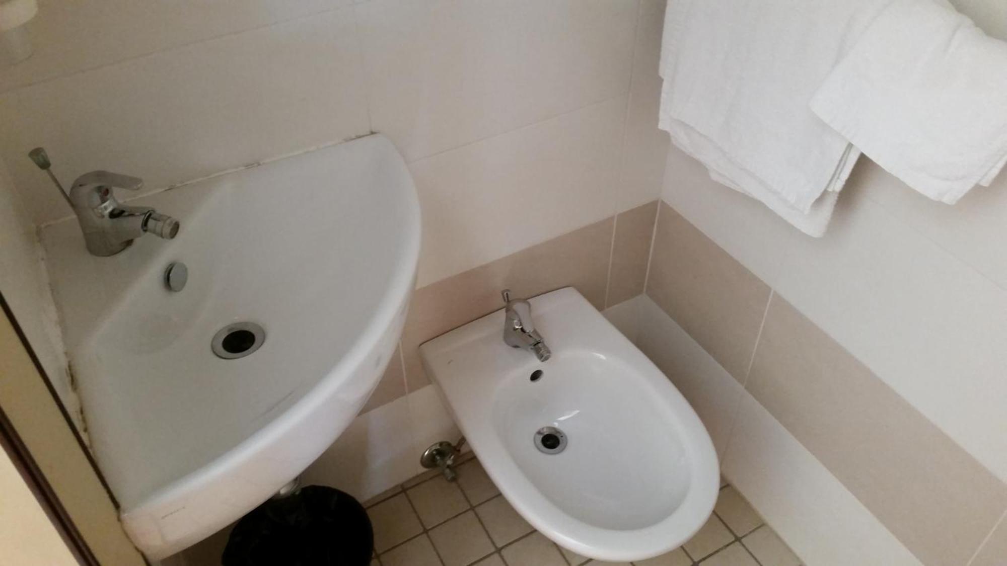 Hotel Tosi Riccione Bagian luar foto